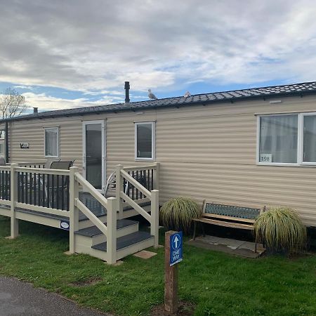 Gold Plus 6 Berth Caravan In New Beach With Parking Wifi And Decking 호텔 딤처치 외부 사진