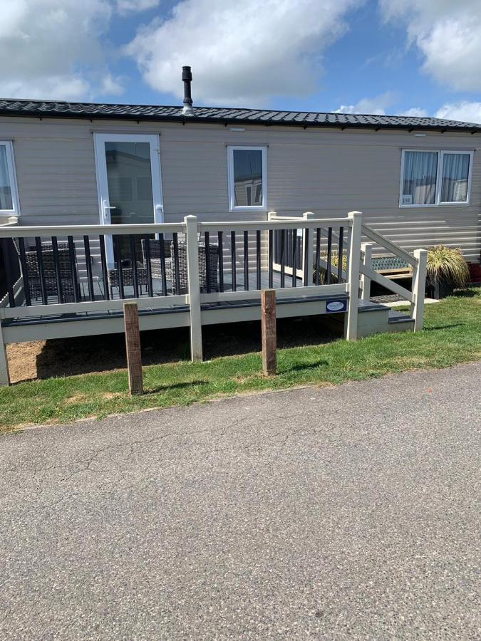 Gold Plus 6 Berth Caravan In New Beach With Parking Wifi And Decking 호텔 딤처치 외부 사진